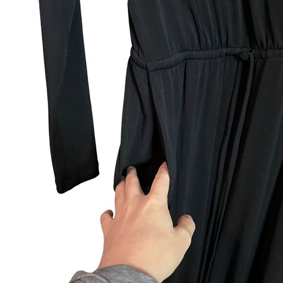 BCBGeneration black surplice jumpsuit. Size xs - Picture 8 of 14